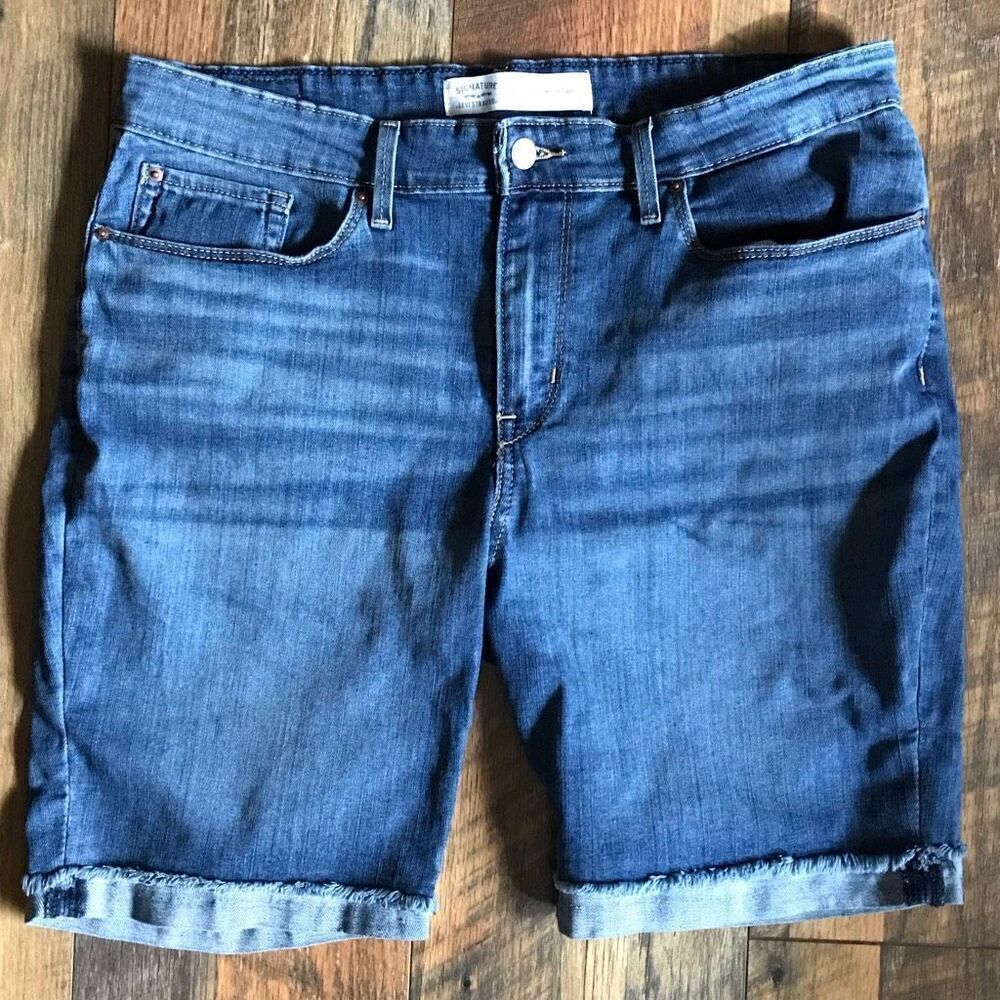 Levi’s denim Bermuda walking shorts SZ 16 cuffed jean shorts mid rise